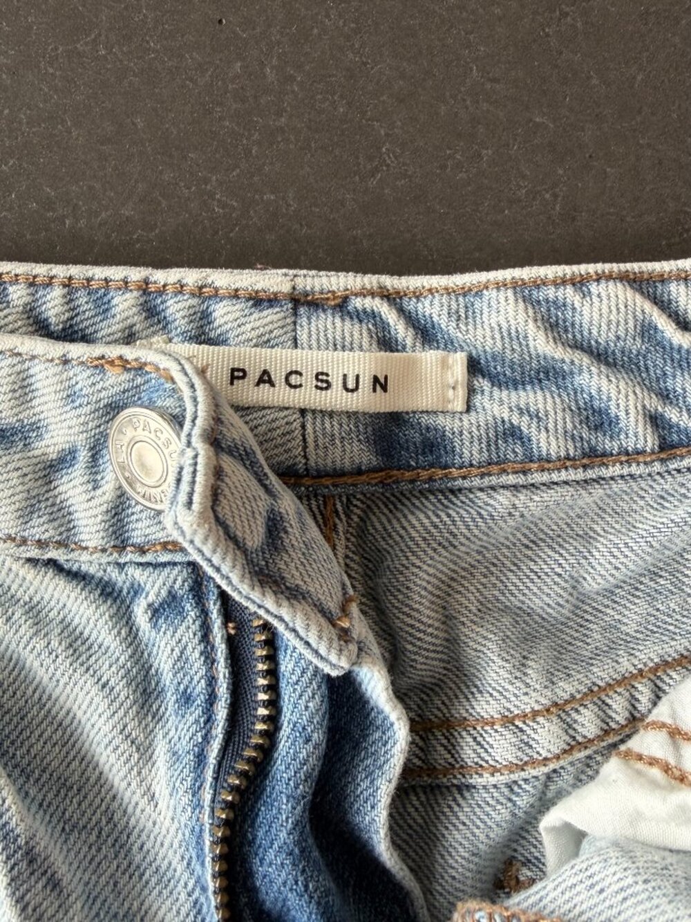 Pacsun Distressed Cuffed Mom Jean Shorts - 26 - Light Wash - Picture 4 of 7